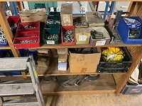 Magazijnkasten met inhoud (3x) - afbeelding 5 van  9