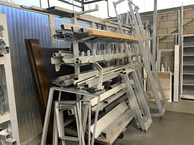 Magazijnstelling (2x) en diversen - afbeelding 1 van  4