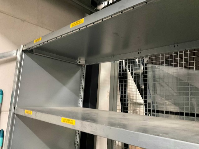 Magazijnstelling ( 3 secties ) - afbeelding 4 van  5