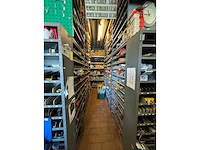 Magazijnstelling 41 meter / 30cm diep + legbordstelling 5,7 meter / 80cm diep - afbeelding 7 van  16