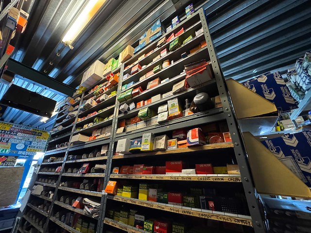 Magazijnstelling 41 meter / 30cm diep + legbordstelling 5,7 meter / 80cm diep - afbeelding 9 van  16