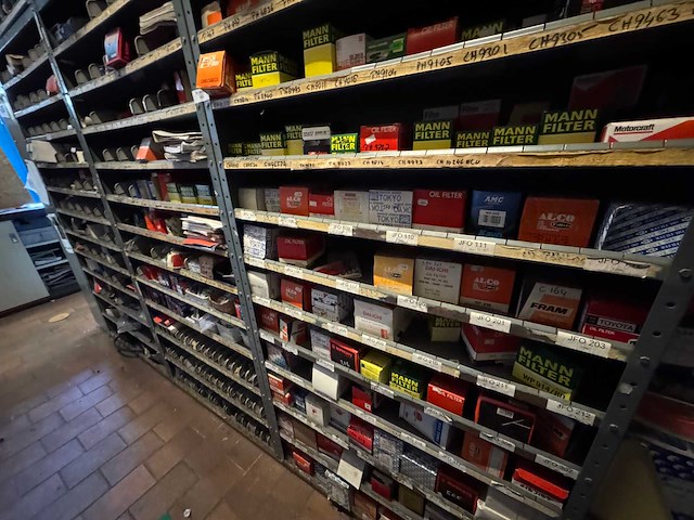 Magazijnstelling 41 meter / 30cm diep + legbordstelling 5,7 meter / 80cm diep - afbeelding 10 van  16