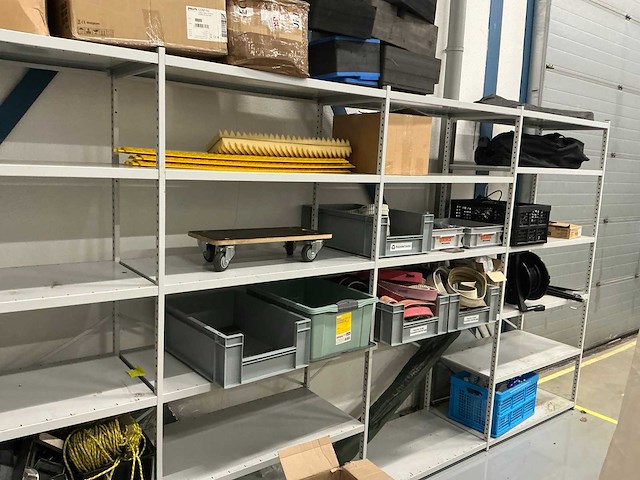 Magazijnstelling (8 secties) - afbeelding 1 van  7