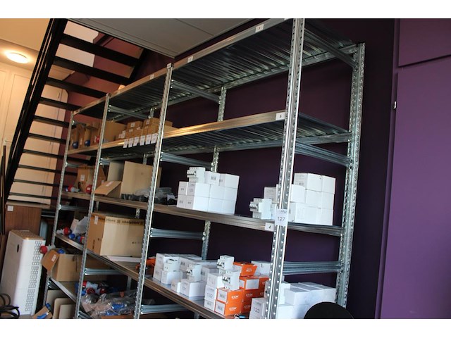 Magazijnstelling bestaande uit 16 delen van 120 x 50 x 250 cm. let op: ophalen na 13.00u. - afbeelding 1 van  4