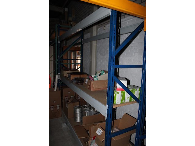 Magazijnstelling bestaande uit 9 staanders met afmeting 80 x 270 cm, 26 liggers met lengte 270 cm en 5 legb... - afbeelding 2 van  2