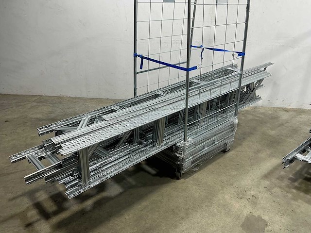 Magazijnstelling circa 10 meter - afbeelding 2 van  7