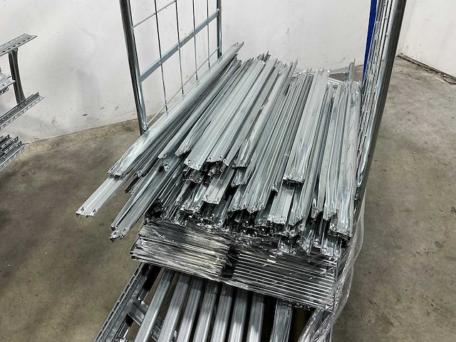 Magazijnstelling circa 10 meter - afbeelding 4 van  7