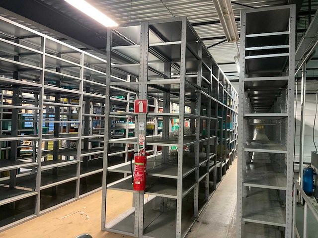 Magazijnstelling en overige op entresol - afbeelding 1 van  11