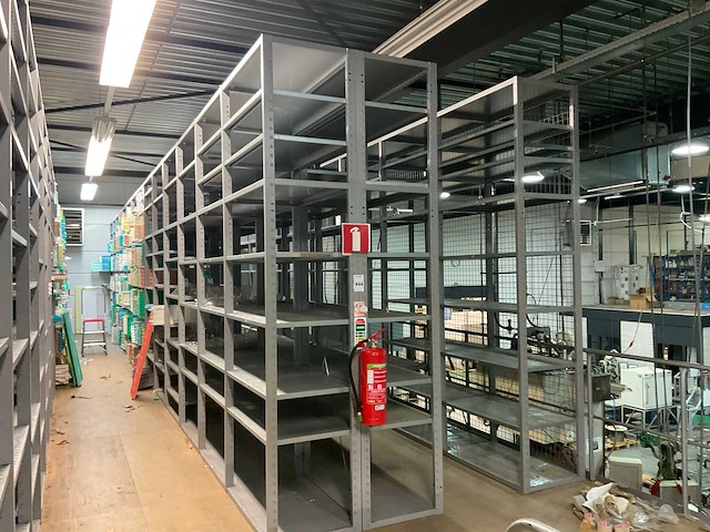 Magazijnstelling en overige op entresol - afbeelding 4 van  11