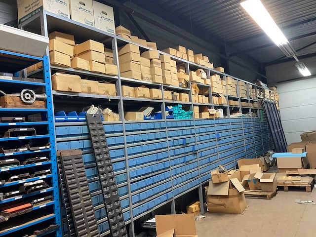 Magazijnstelling en overige op entresol - afbeelding 10 van  11