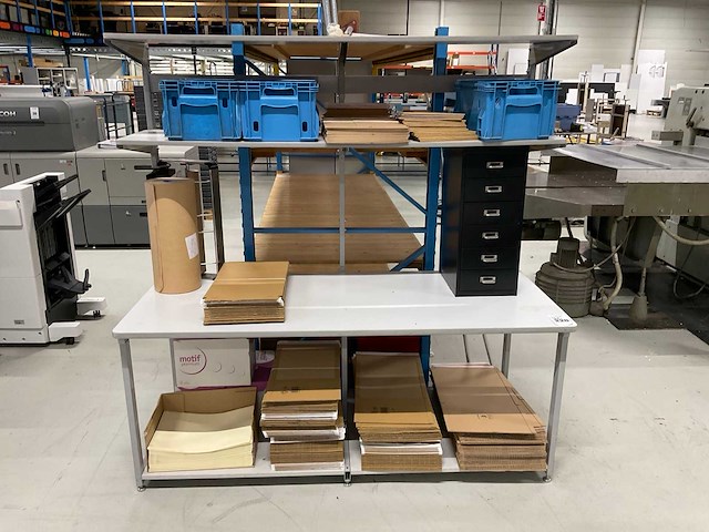 Magazijnstelling en werkplek - afbeelding 2 van  5