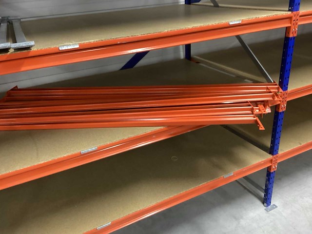 Magazijnstelling / legbordstelling incl. inhoud - afbeelding 4 van  6