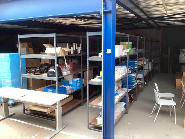 Magazijnstelling / legbordstelling - afbeelding 1 van  2