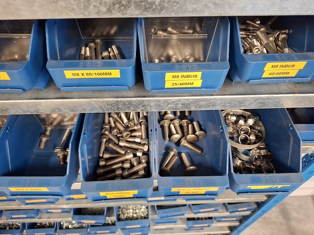 Magazijnstelling met bevestigingsmateriaal - afbeelding 9 van  36