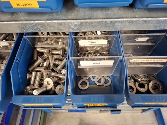 Magazijnstelling met bevestigingsmateriaal - afbeelding 11 van  36