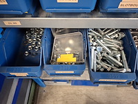 Magazijnstelling met bevestigingsmateriaal - afbeelding 24 van  36