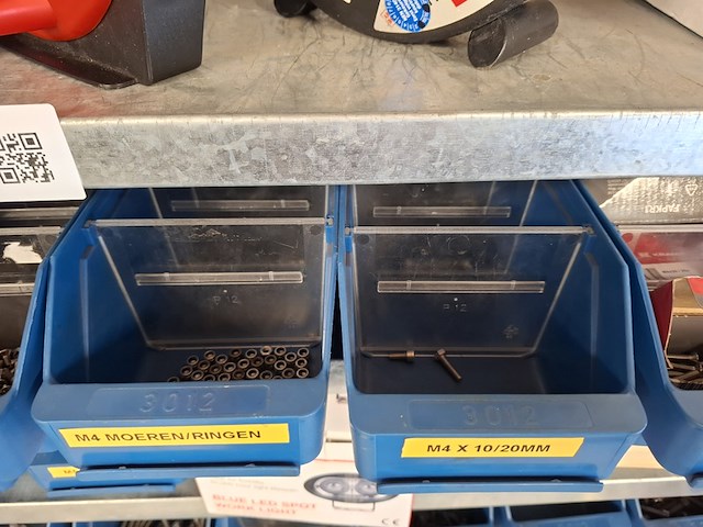 Magazijnstelling met bevestigingsmateriaal - afbeelding 32 van  36