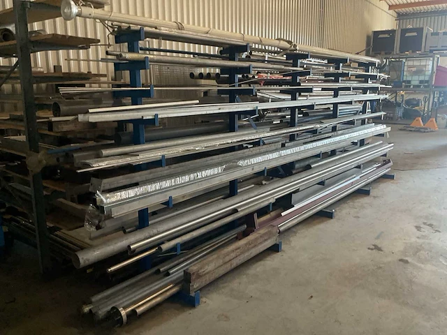 Magazijnstelling met diverse metalen - afbeelding 1 van  8