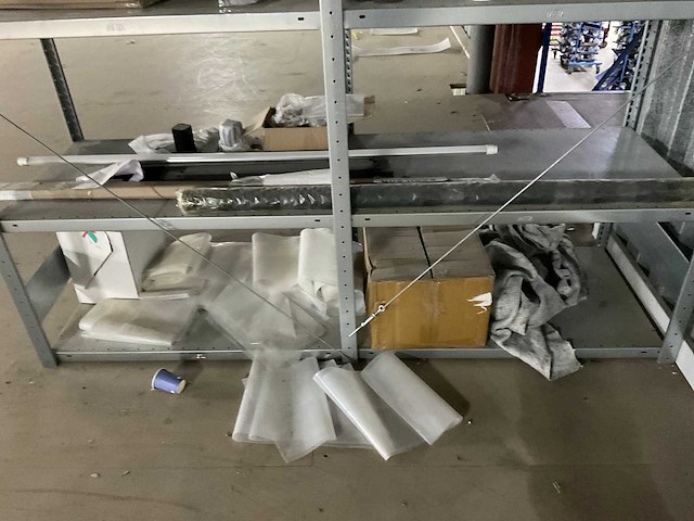 Magazijnstelling met inhoud (4x) - afbeelding 6 van  17