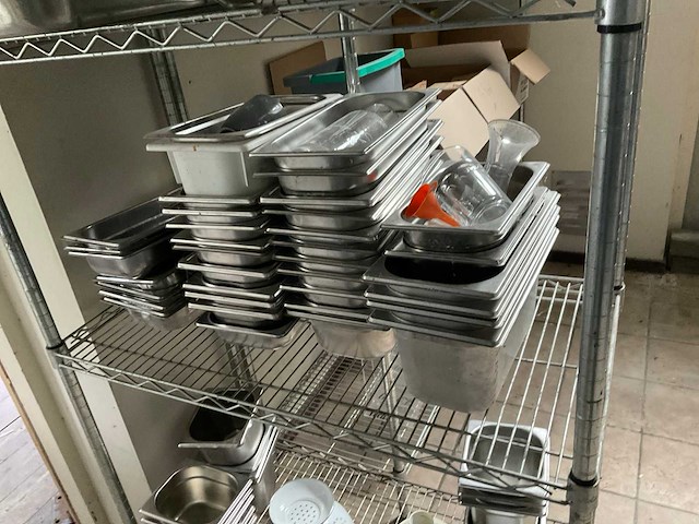 Magazijnstelling met inhoud (4x) - afbeelding 1 van  12