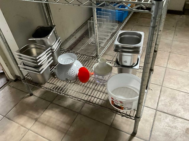 Magazijnstelling met inhoud (4x) - afbeelding 12 van  12