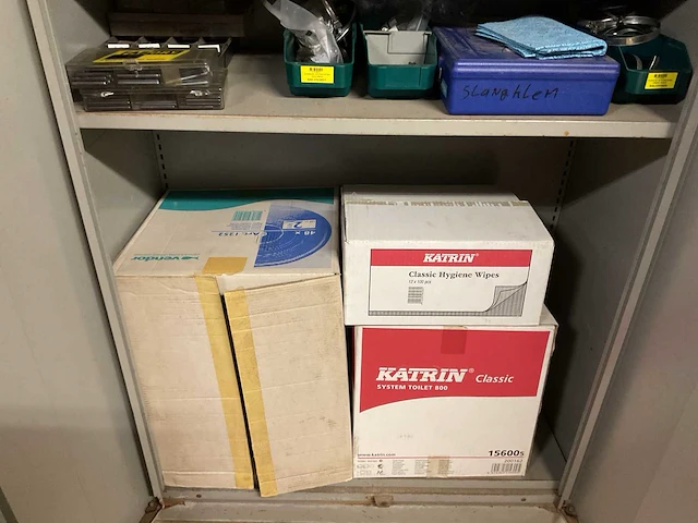 Magazijnstelling met inhoud (4x) - afbeelding 11 van  20