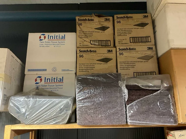 Magazijnstelling met inhoud (4x) - afbeelding 13 van  18