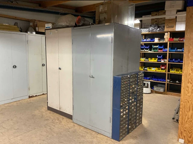 Magazijnstelling met inhoud (4x) - afbeelding 12 van  20