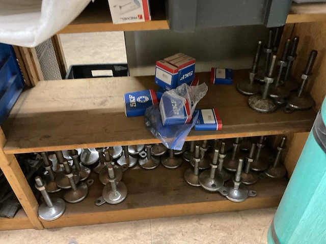 Magazijnstelling met inhoud (6x) - afbeelding 32 van  38
