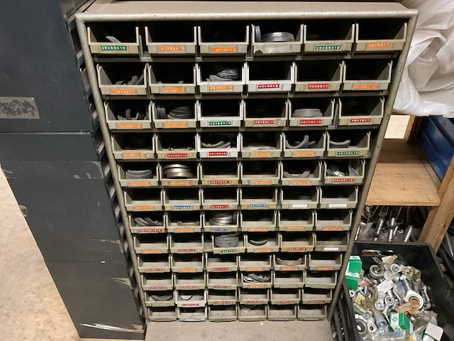 Magazijnstelling met inhoud (6x) - afbeelding 23 van  38