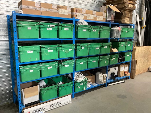 Magazijnstelling met inhoud kabels - afbeelding 26 van  32