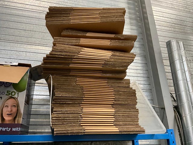 Magazijnstelling met inhoud kabels - afbeelding 27 van  32