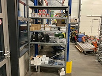 Magazijnstelling met inhoud - afbeelding 1 van  4