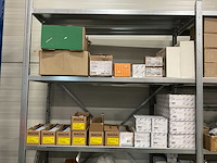 Magazijnstelling met inhoud - afbeelding 2 van  6