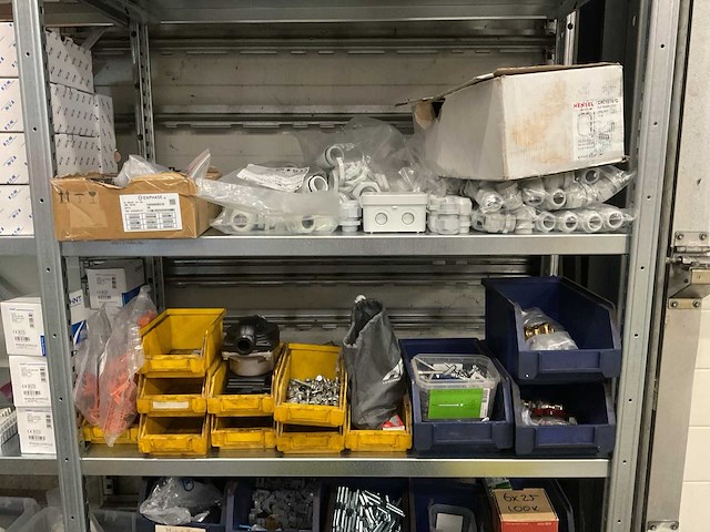 Magazijnstelling met inhoud - afbeelding 5 van  6