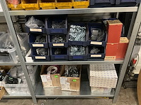 Magazijnstelling met inhoud - afbeelding 6 van  6