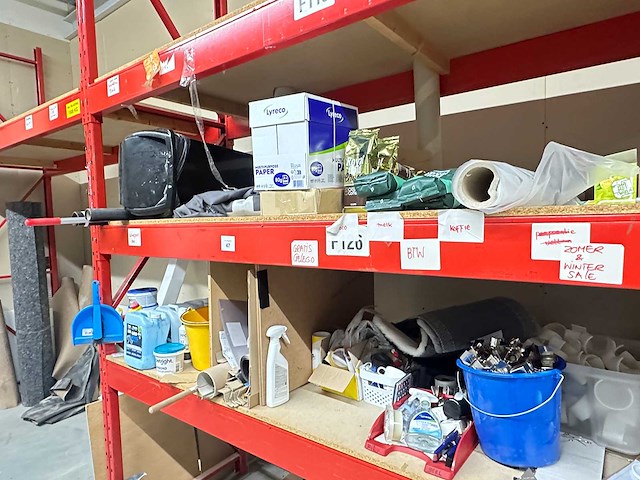 Magazijnstelling met inhoud - afbeelding 4 van  8