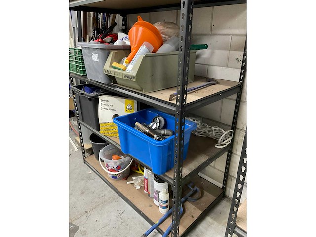 Magazijnstelling met inhoud - afbeelding 7 van  7