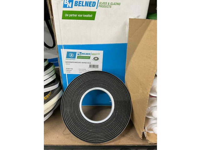 Magazijnstelling met inhoud - afbeelding 6 van  7