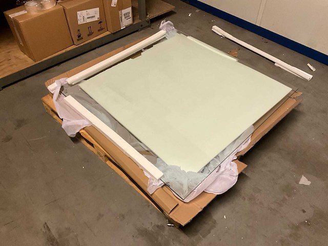 Magazijnstelling met inhoud - afbeelding 3 van  12