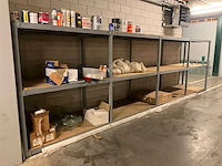 Magazijnstelling met inhoud - afbeelding 1 van  12