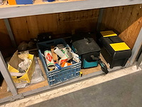 Magazijnstelling met inhoud - afbeelding 8 van  12