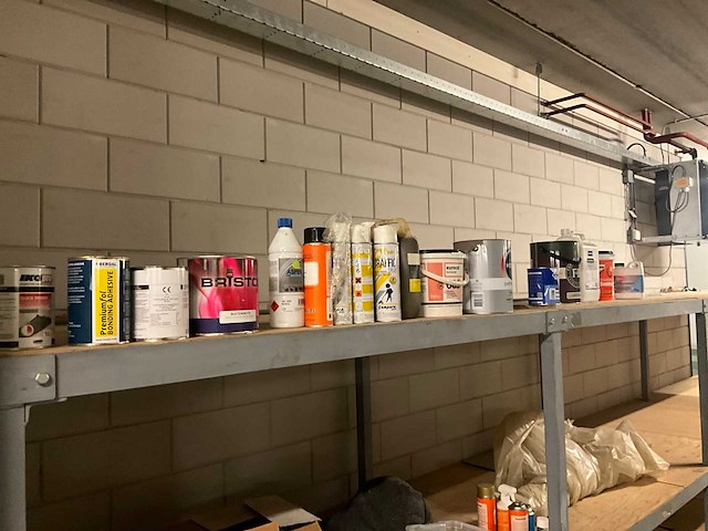 Magazijnstelling met inhoud - afbeelding 11 van  12