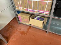 Magazijnstelling met inhoud - afbeelding 16 van  17