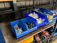 Magazijnstelling met inhoud - afbeelding 9 van  26