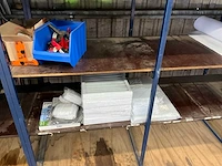 Magazijnstelling met inhoud - afbeelding 17 van  26