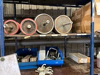 Magazijnstelling met inhoud - afbeelding 18 van  26