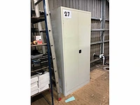 Magazijnstelling met inhoud - afbeelding 19 van  26