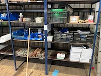 Magazijnstelling met inhoud - afbeelding 12 van  26