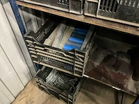 Magazijnstelling met inhoud - afbeelding 26 van  26